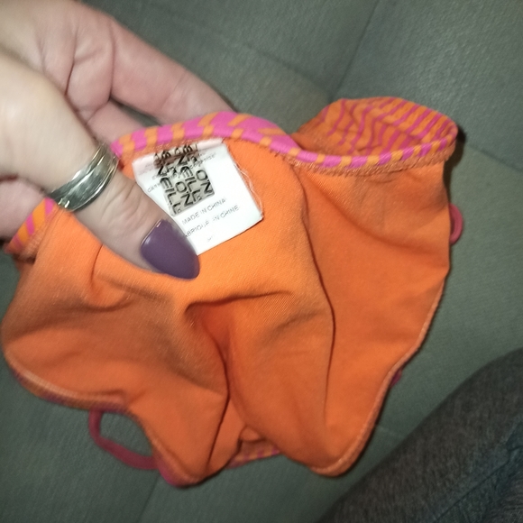 2 piece bathing suit - Picture 3 of 4